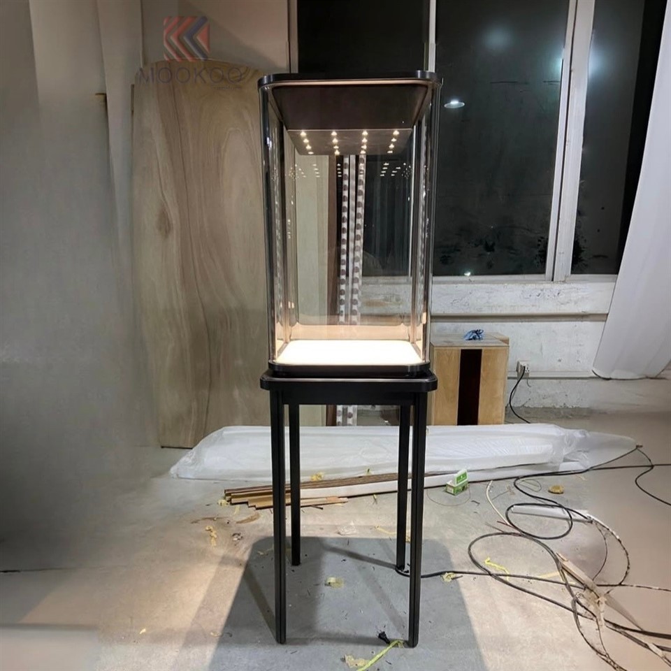 MOOKOO Luxury Curved Glass Display Pedestal factory